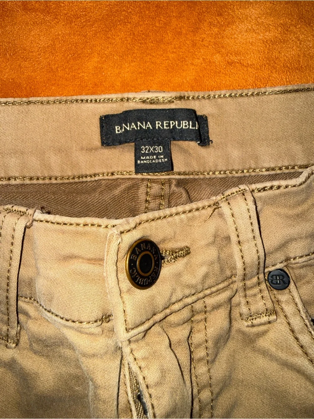 98% Cotton, Banana Republic Light Tan Khaki Chinos, size 32x30